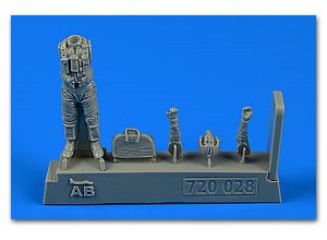 Aerobonus 720028 1/72 USN Pilot w/Bag Vietnam War 1965-73