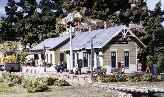 Design Preservation Models 40500 HO Scale Gold Kits -- Coal River Passenger & Freight Depots 15-9/16 x 6-3/8" 39.5 x 16.1cm