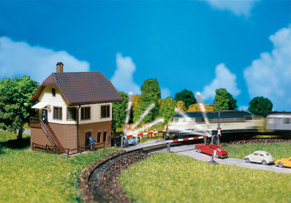 Faller 222170 N Scale Motorized Level Crossing & Signal Tower