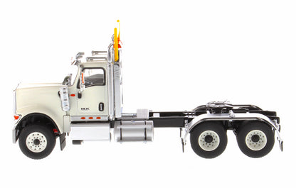 Diecast Masters 71001 1/50 International HX520 Day Cab, White