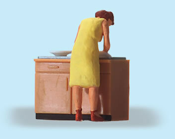 Preiser 28145 HO Scale People At Home Woman Doing Dishes