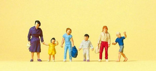 Preiser 14041 HO Scale Pedestrians Walking Women w/Children pkg(6)