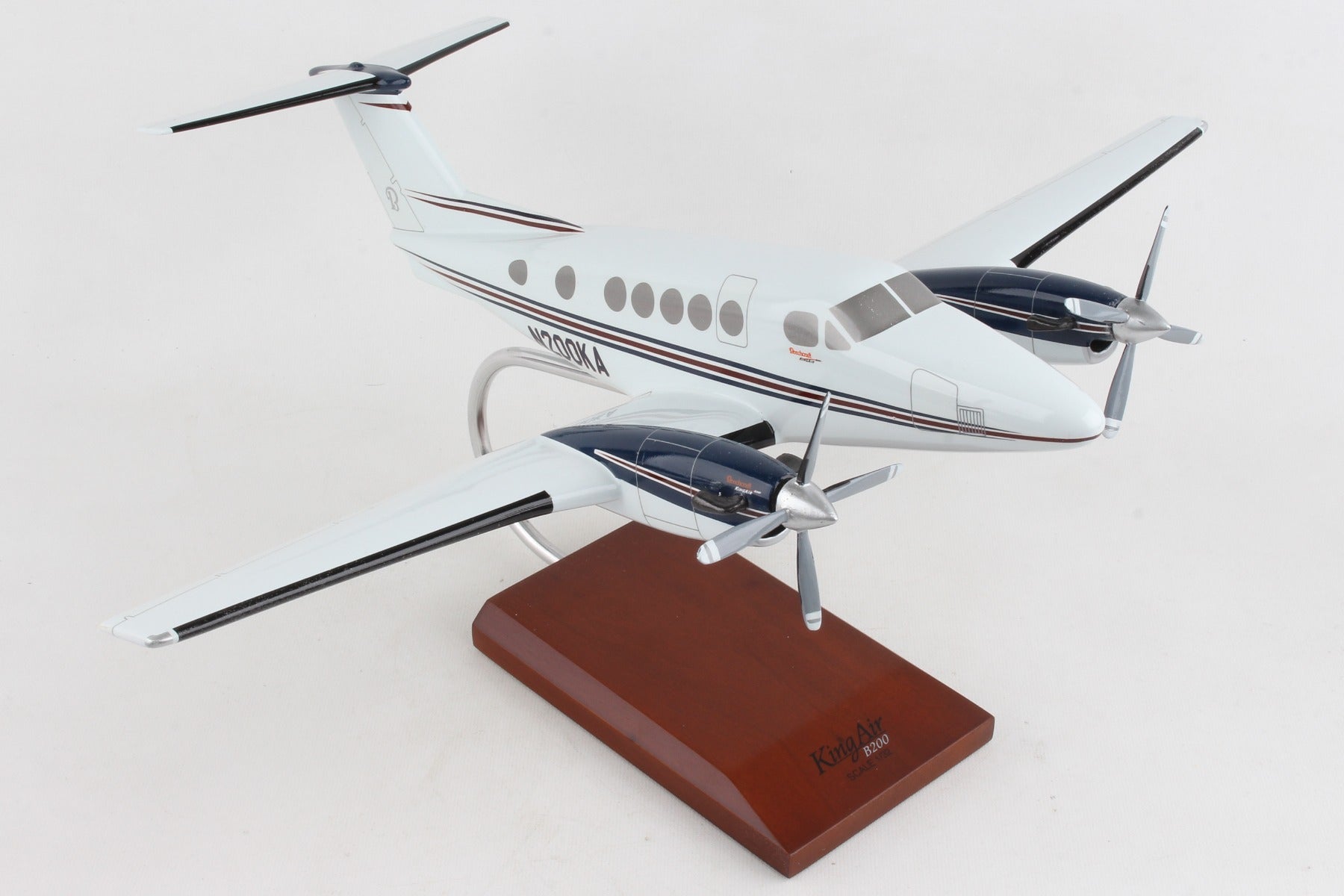 Executive Series H3332 Exec Ser King Air B200 House Colors 1/32 (Kbb200Satr)