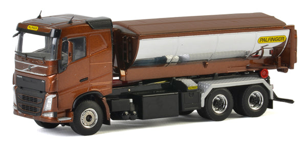 WSI 53418 1/50 Scale Palfinger - Volvo FH4 6x4 Tractor