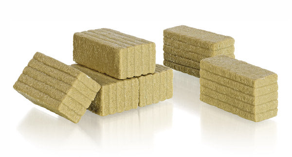 Wiking 077394 1/32 Scale Square Hay Bales - Six Pieces High Quality