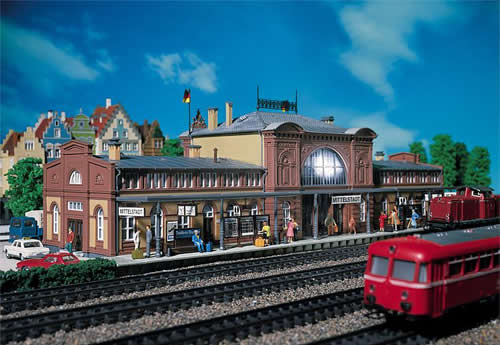 Faller 110115 HO Scale Mittelstadt Passenger Station -- 17-1/2 x 6-1/4" 44.6 x 16cm