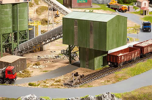 Faller 130171 HO Scale Quarry Railcar & Truck Loader -- Kit - 14-3/4 x 5-1/2 x 3-9/16" 37.5 x 14 x 9cm