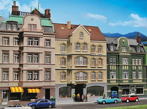 Faller 130447 HO Scale Townhouse with Pub -- 5-5/16 x 5 x 7-7/8" 13.5 x 12.5 x 20cm
