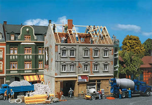 Faller 130456 HO Scale Townhouse Under Renovation -- Painted & Weathered Era I 5-3/8 x 6-11/16 x 6-5/16" 13.6 x 17 x 16cm