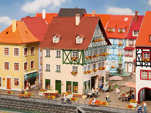 Faller 130492 HO Scale City House w/Interior Passageway - Kit -- 4-1/4 x 4-1/4 x 6-1/2" 10.8 x 10.8 x 16.5cm