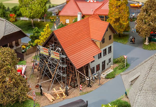 Faller 130533 HO Scale Farmhouse Under Construction -- Kit - 7-3/8 x 5 x 4-13/16" 18.8 x 12.7 x 12.2cm
