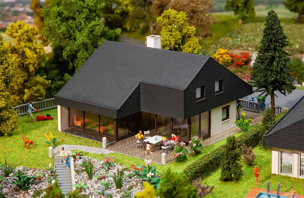 Faller 130643 HO Scale ArchitectÕs House with Sheets Roof -- Mixed-Media Kit - 4-15/16 x 4-3/16 x 3-1/4" 12.5 x 10.7 x 8.4cm