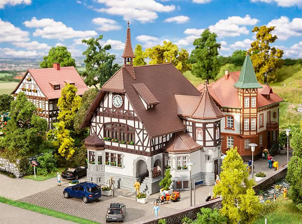 Faller 130650 HO Scale Historic Allmansdorf Town Hall -- Kit - 6-7/8 x 6-5/16 x 9-1/16" 17.5 x 16 x 23cm