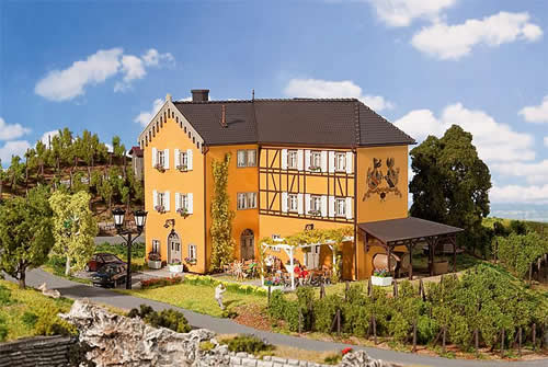 Faller 130908 HO Scale Vineyard w/Garden Restaurant - Kit (Plastic) -- 9-7/16 x 6-11/16 x 6" 24 x 17 x 15.2cm