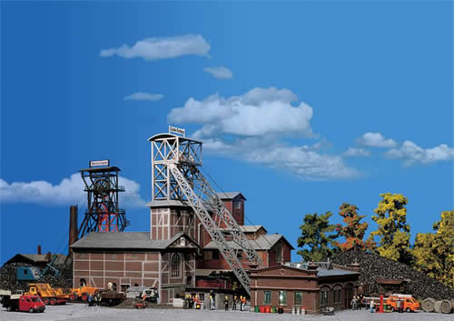 Faller 130944 HO Scale Coal Mine Head-Gear w/Mine Shaft & Winch House w/Utility Shed & Oil Tank -- 52 x 20 x 31cm