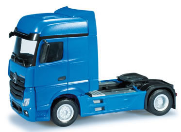 Herpa 159500 HO Scale Mercedes Actros Bigspace 2-Axle Tractor Only - Assembled -- Blue