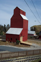 Osborn Models 1067 Ho Grain Elevator