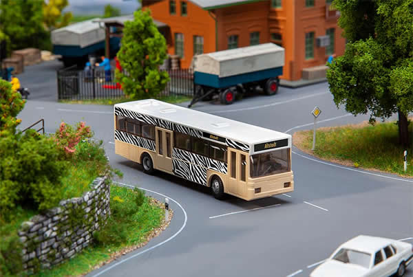 Faller 161479 HO Scale Operating Bus Starter Set - Car System -- Mercedes-Benz O 405 Bus, Charger, Road Building Materials