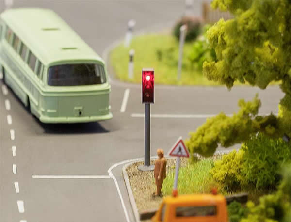 Faller 161840 HO Scale LED Traffic Signals w/Controller - Car System -- pkg(2)