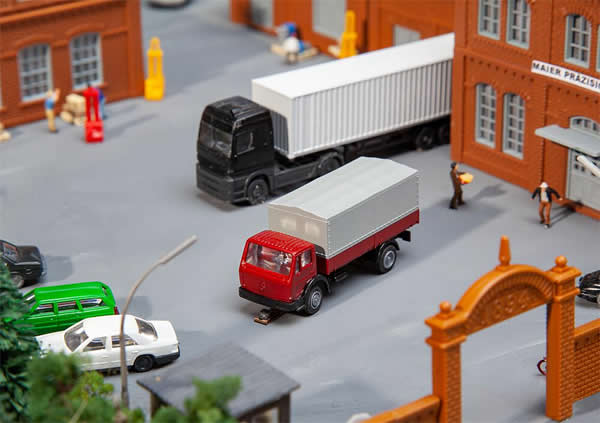 Faller 162033 N Scale Mercedes-Benz SK Low-Side Truck with Cover - Car System -- Red, White