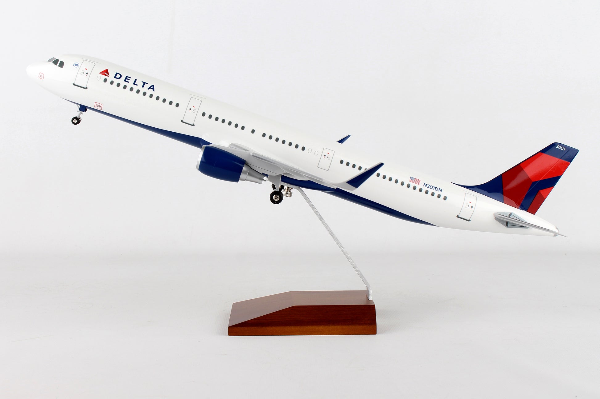 Skymarks Supreme SKR8407 Skymarks Delta A321 1/100 W/Wood Stand & Gear