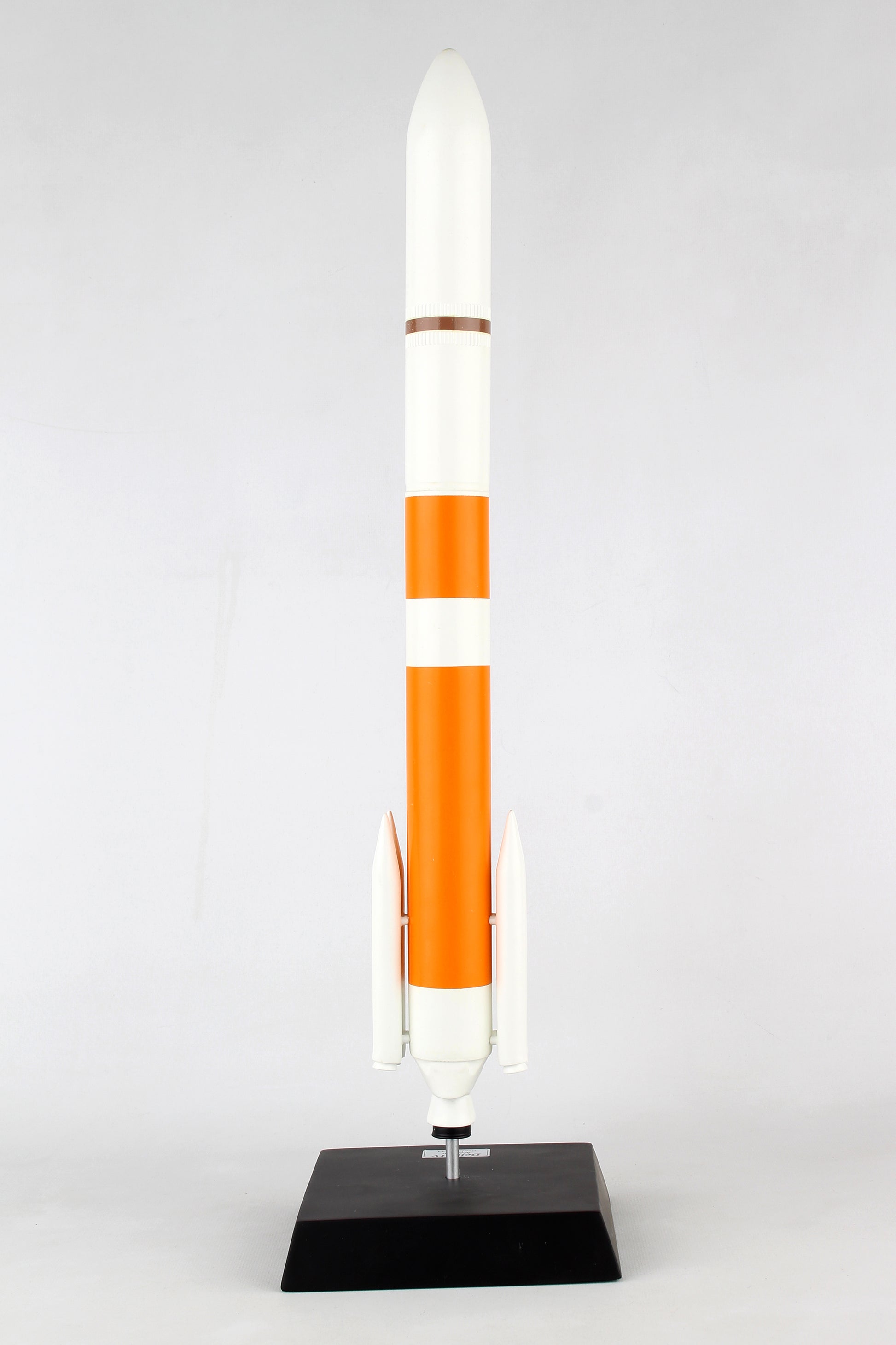 Executive Series E84144 Exec Ser Delta Iv 1/144 Medium (Mnd4Mt) (**)