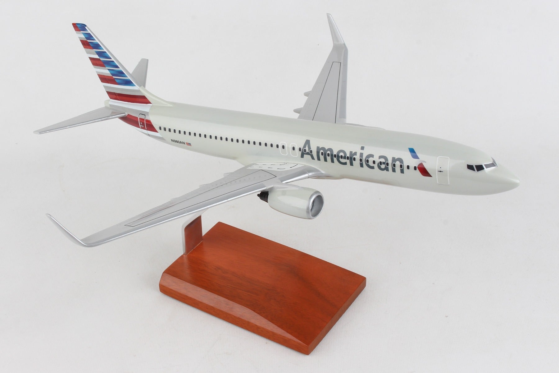 Executive Series G45100 Exec Ser American 737-800 1/100 New Livery (Kb737Aa2Tr)