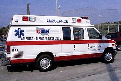 Trident Miniatures 90381 HO Scale Van - Emergency - Private Ambulances -- American Medical Response (white, red, blue)