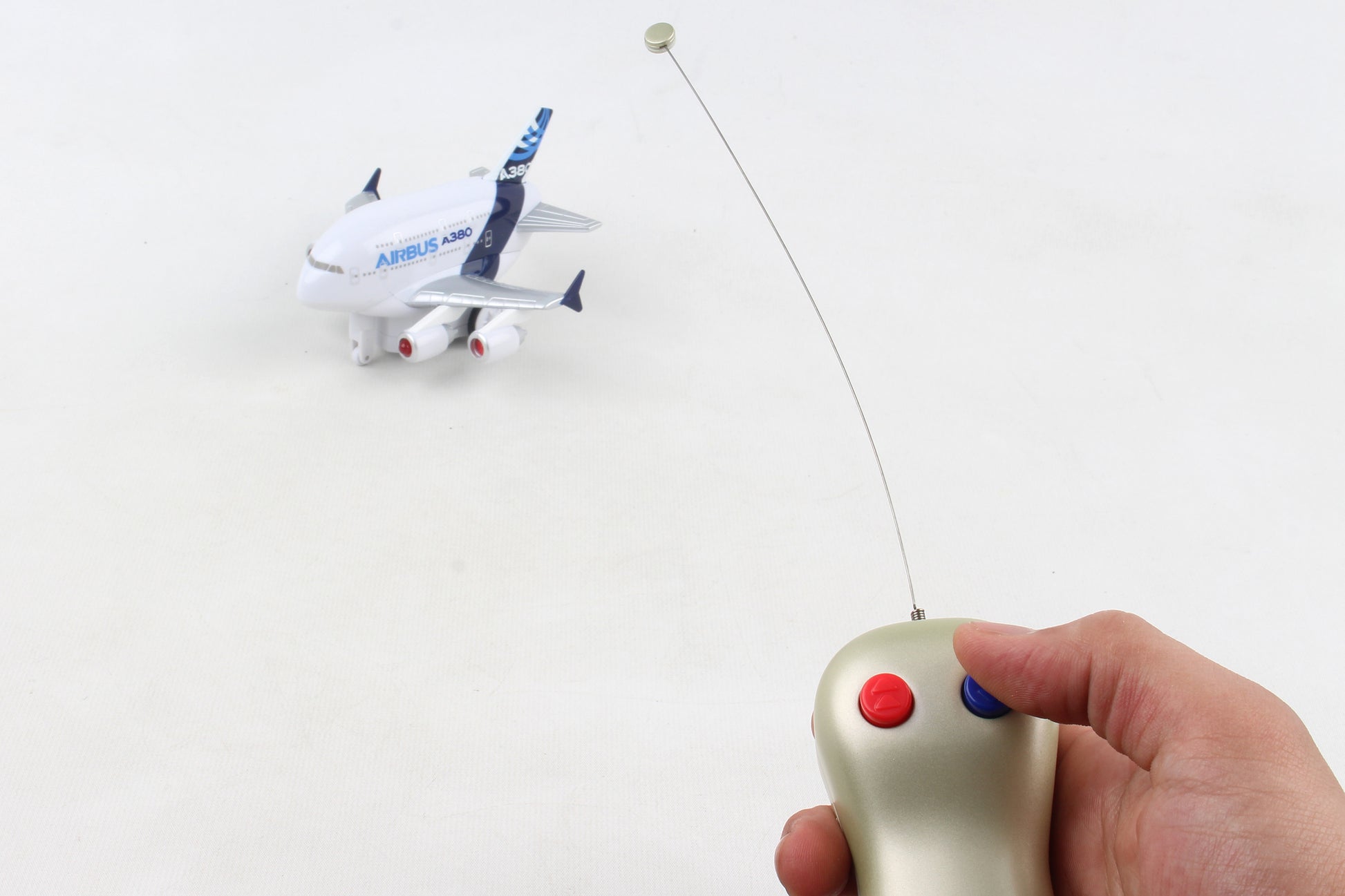 Daron Toytech TT72995 A380 Radio Control Airplane (**)