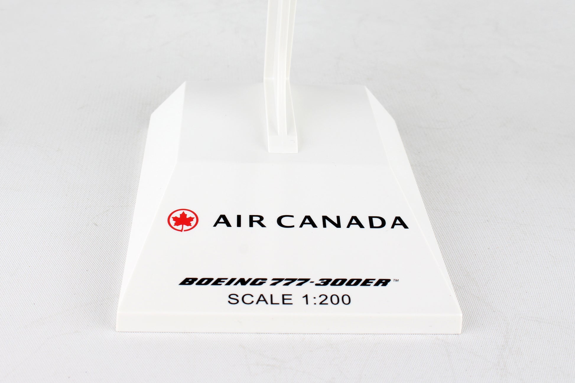 Skymarks SKR955 Skymarks Air Canada 777-300 1/200 W/Gear New Livery