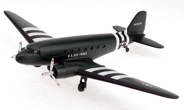 New-Ray 20107-C 1/72 Scale US Air Force - DC-3 Transport Plane