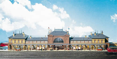 Faller 212113 N Scale Bonn Passenger Station -- 20-1/2 x 5 x 4-5/16" 52 x 12.7 x 11cm