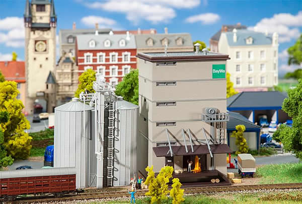 Faller 222217 N Scale Feed Mill -- Kit - Mill: 3-15/16 x 3-1/8 x 8-11/16" 10 _ 8 _ 22cm Silos: 8.3 _ 8.3 _ 11c
