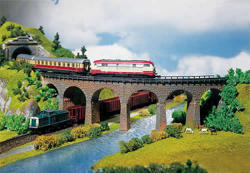 Faller 222586 N Scale Curved Viaduct -- 7-1/2" 19.2cm