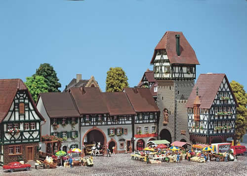 Faller 232284 N Scale Old City Gate -- 3-15/16 x 1-3/4 x 6-11/16" 10 x 4.5 x 17cm