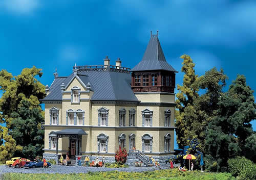 Faller 232298 N Scale Villa -- 6-5/8 x 5-13/16 x 6" 16.5 x 14.5 x 15cm