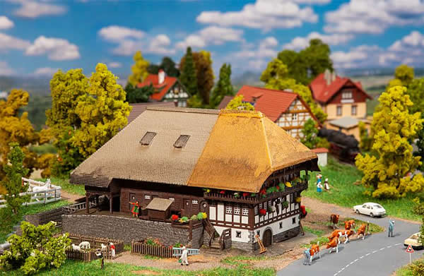 Faller 232395 N Scale Black Forest Farm with Straw Roof -- Kit - 5-13/16 x 6 x 3-9/16" 14.8 x 15.3 x 9cm