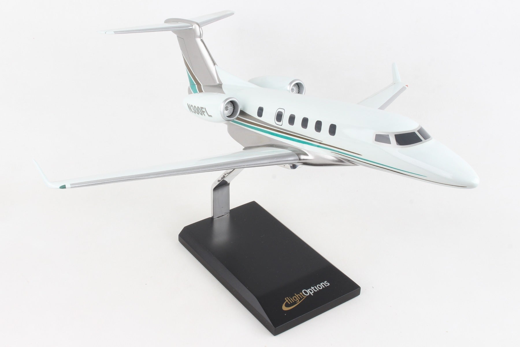 Executive Series H15932 Exec Ser Phenom 300 1/32 (Kp300Tr)