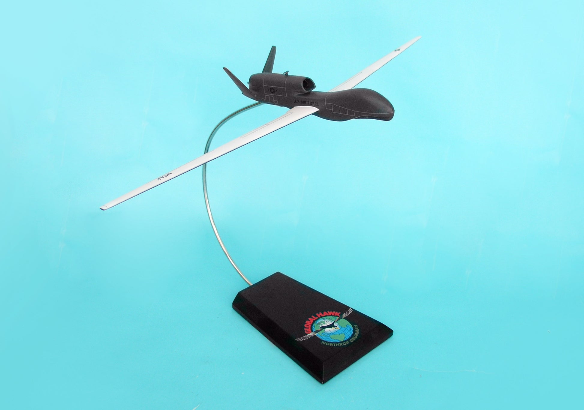 Executive Series B11172F32R Exec Ser Rq-4A Global Hawk Tuxedo Grey Usaf 1/72 (Cyghatr)