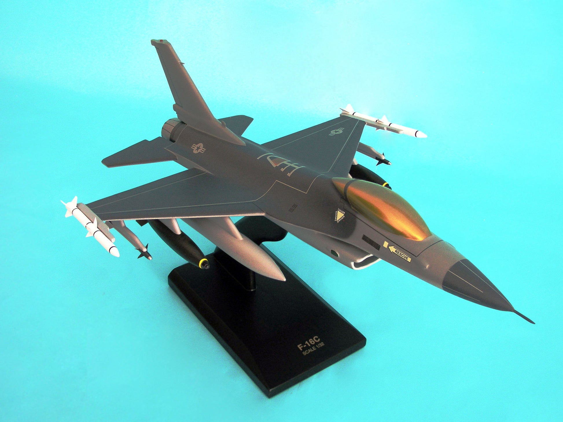 Executive Series B7832 Exec Ser F-16C Falcon 1/32 (Cf016Ct)