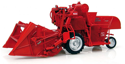 Universal Hobbies 2880 1/32 Scale Massey Ferguson 830 Combine