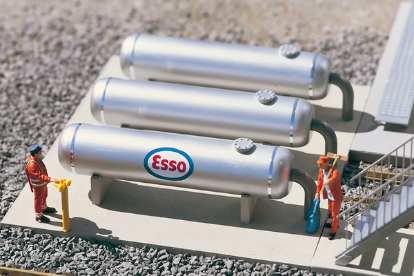 Piko 62048 G Scale Refinery Storage Tanks