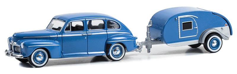 Greenlight 32300-A 1/64 Scale 1942 Ford Fordor Super Deluxe