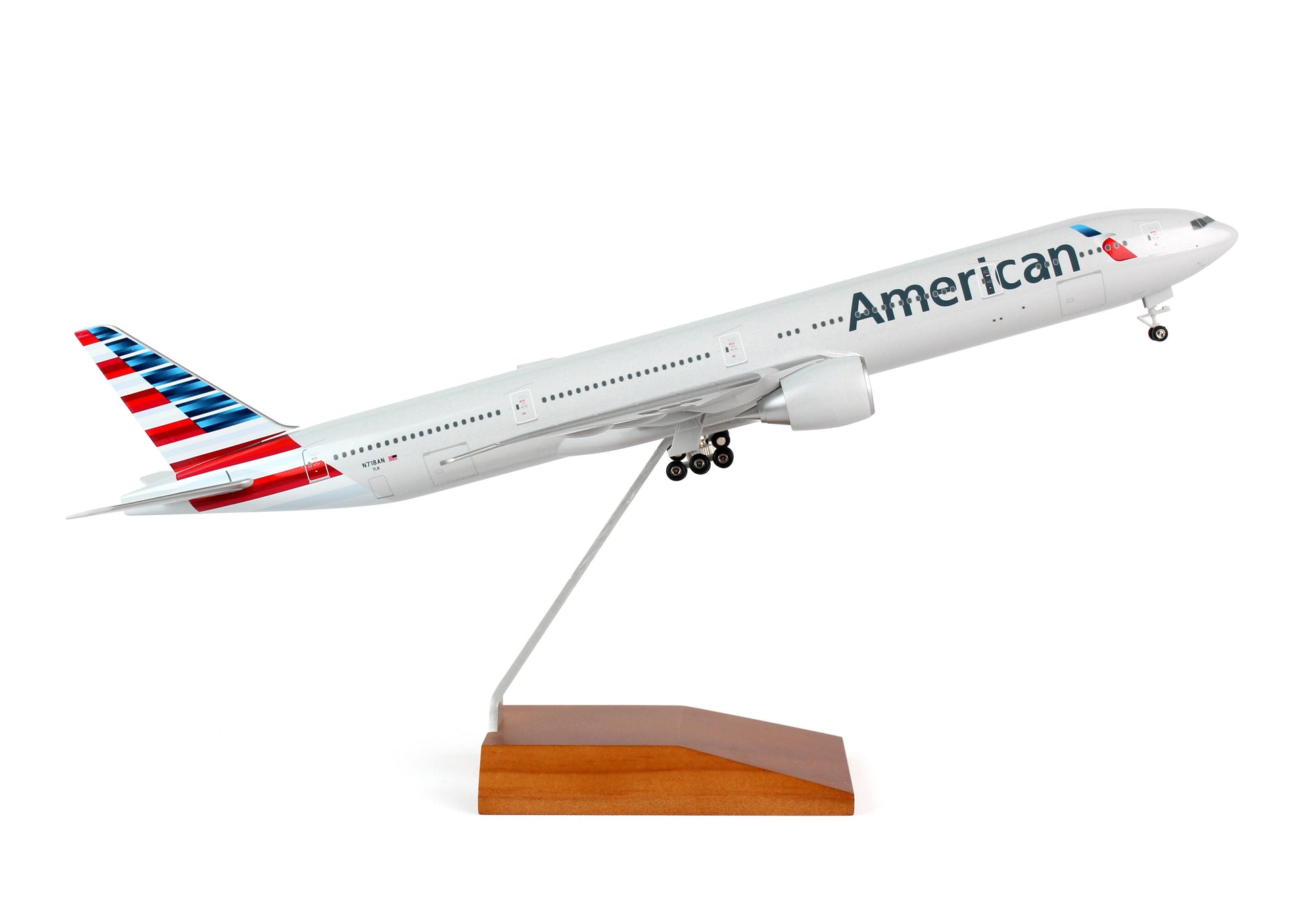 Skymarks SKR5041 Skymarks American 777-300 1/200 W/Gear & Wood Stand