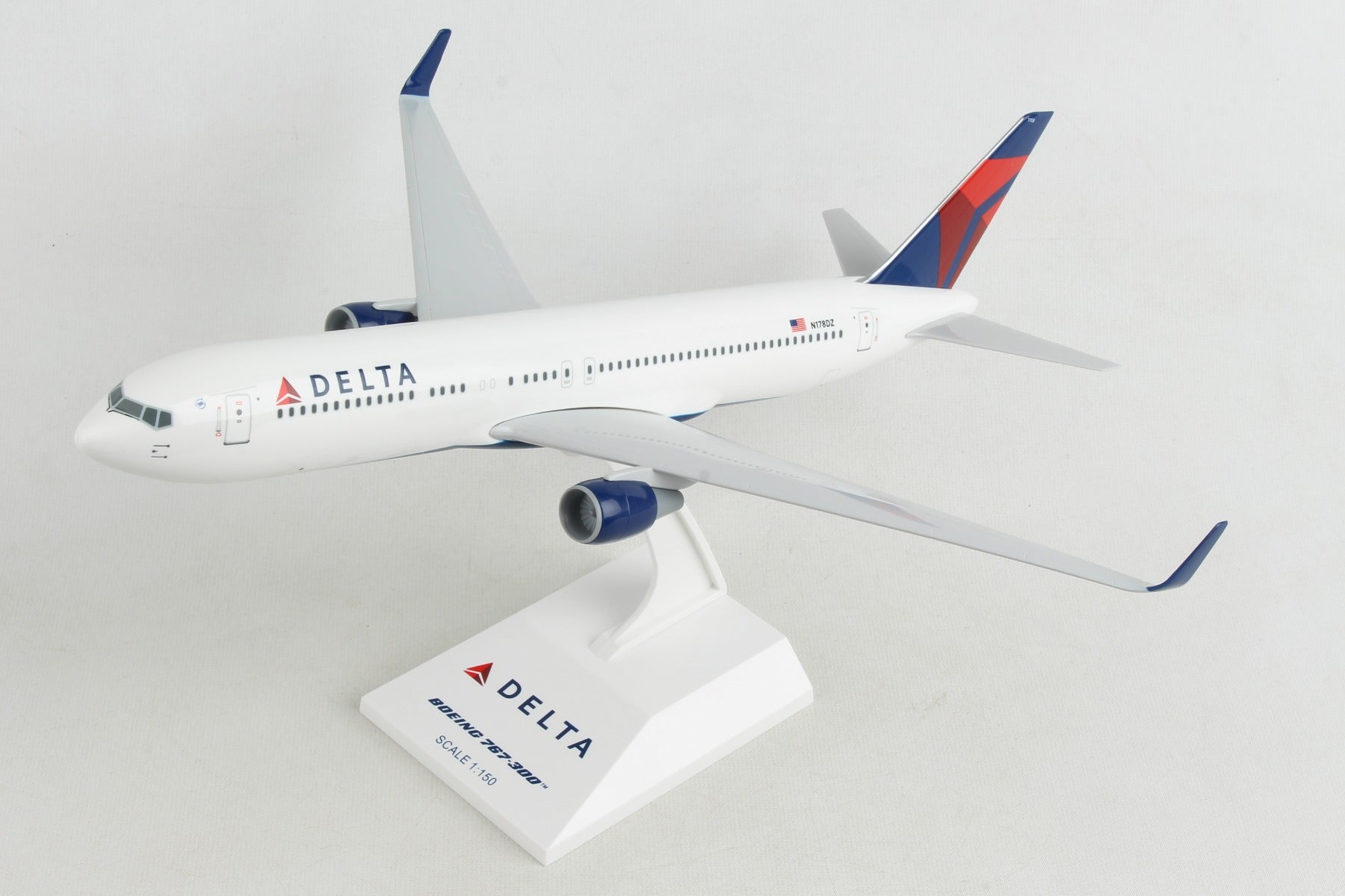 Skymarks SKR330 Skymarks Delta 767-300 1/150 2007 Livery