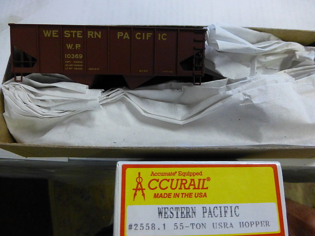 Accurail 25581 Ho Usra 55Ton Twn Hopper Wp