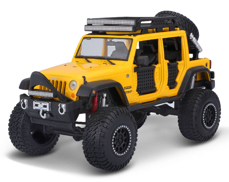 Maisto 32523Y 1/24 Scale 2015 Jeep Wrangler Unlimited