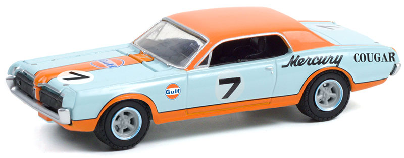 Greenlight 41130-B 1/64 Scale Gulf Racing - 1967 Mercury Cougar XR7 Trans