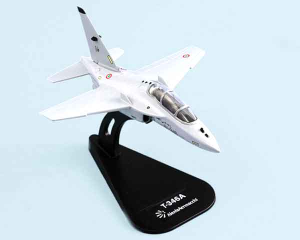 Italeri 42560 1/100 Scale T-346A Jet - 61° Stormo