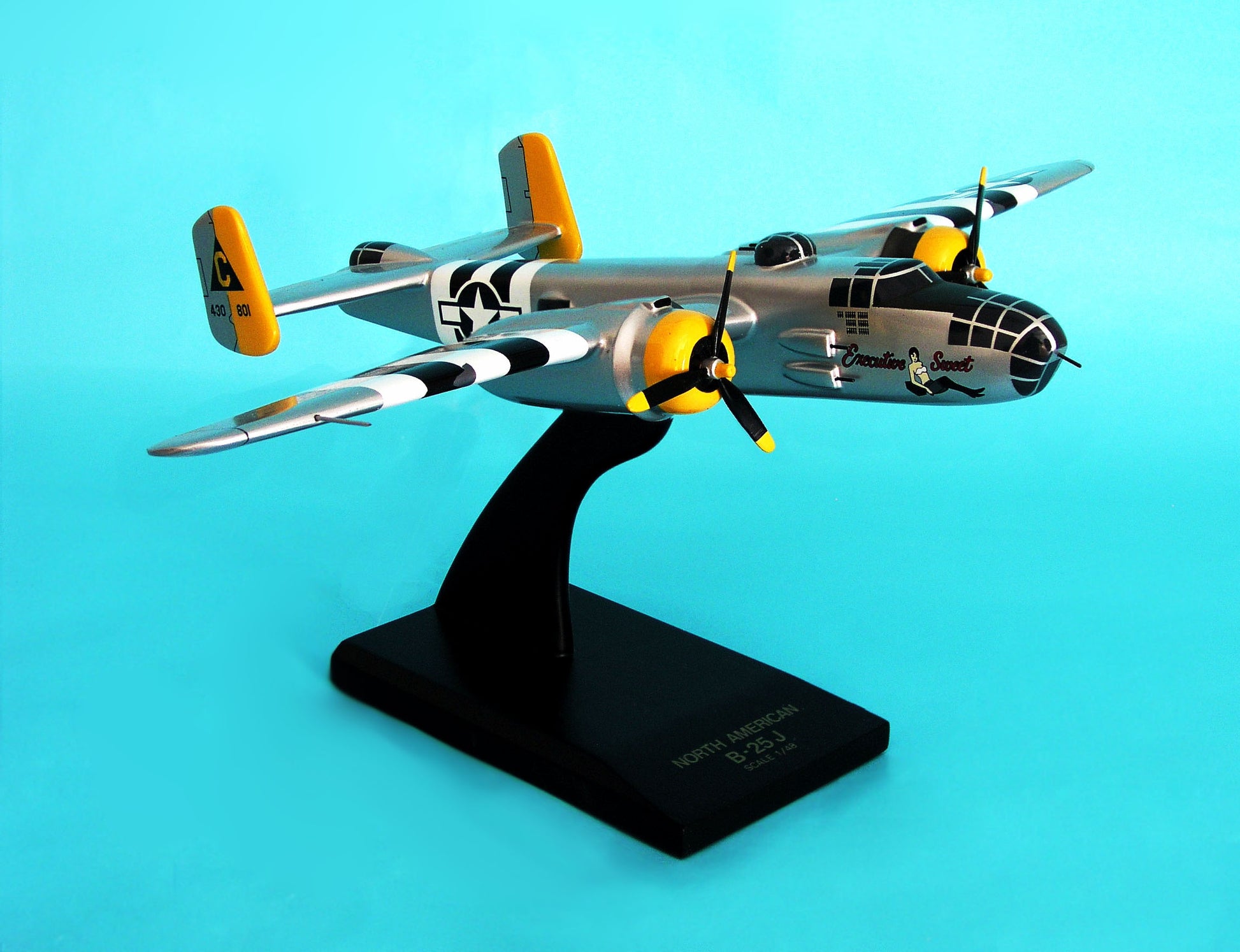 Executive Series A1148 Exec Ser B-25J Mitchell Silver 1/48 Executive Sweet (Ab25Est